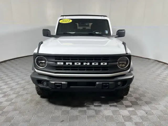 2023 Ford Bronco Black Diamond Advanced (322A) 4x4 photo 3