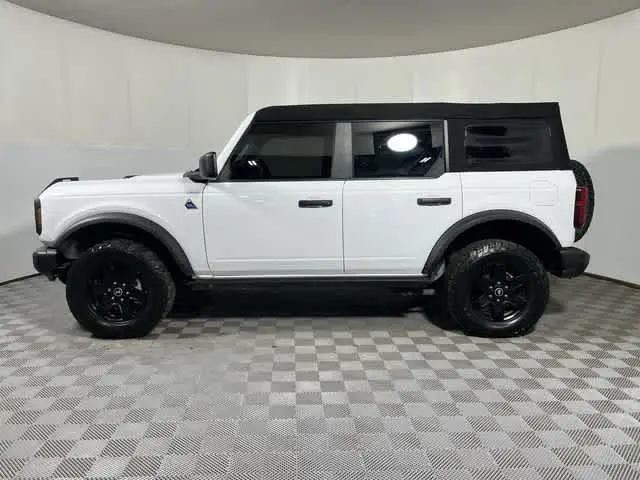 2023 Ford Bronco Black Diamond Advanced (322A) 4x4 photo 5