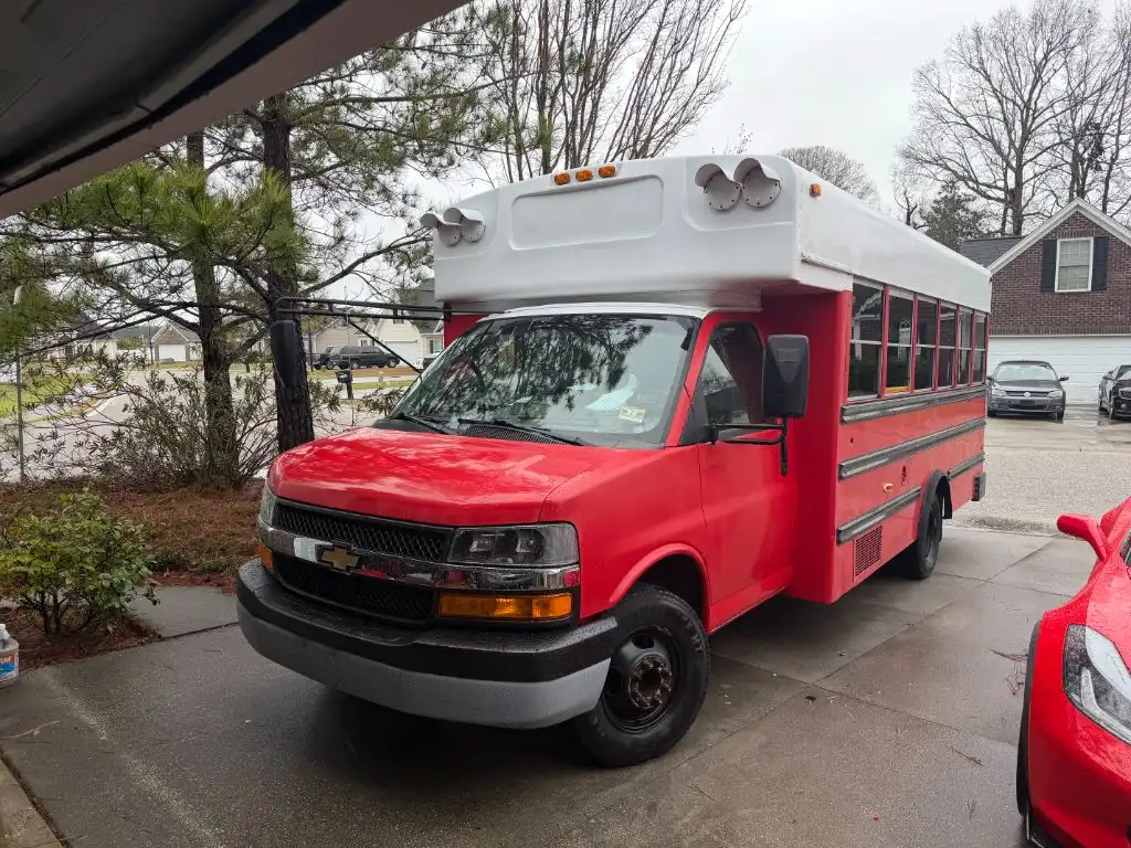 2005 Chevrolet Express's photo