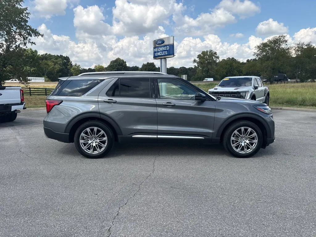 2025 Ford Explorer Platinum PL535 photo 4