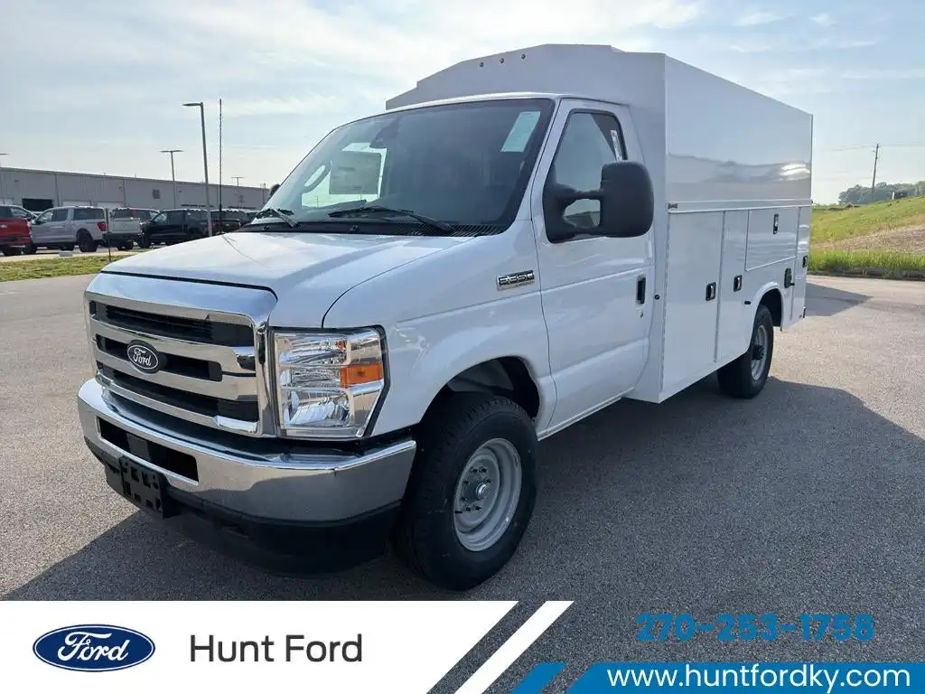 2026 Ford E-Series SRW E-350 Super Duty 138 in WB's photo