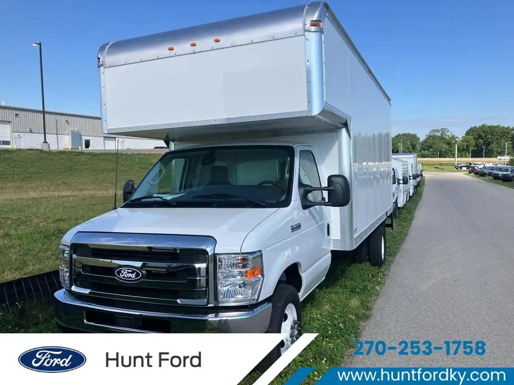 2026 Ford E-Series DRW E-450 Super Duty 176 in WB's photo