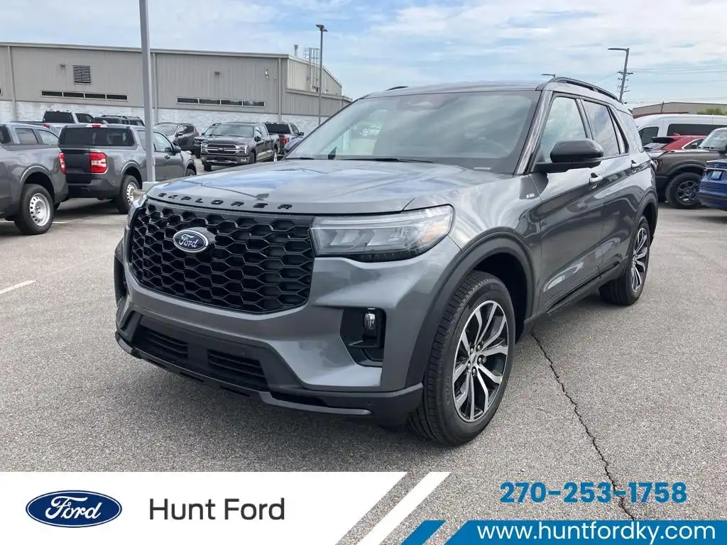 2026 Ford Explorer ST-LINE RWD's photo