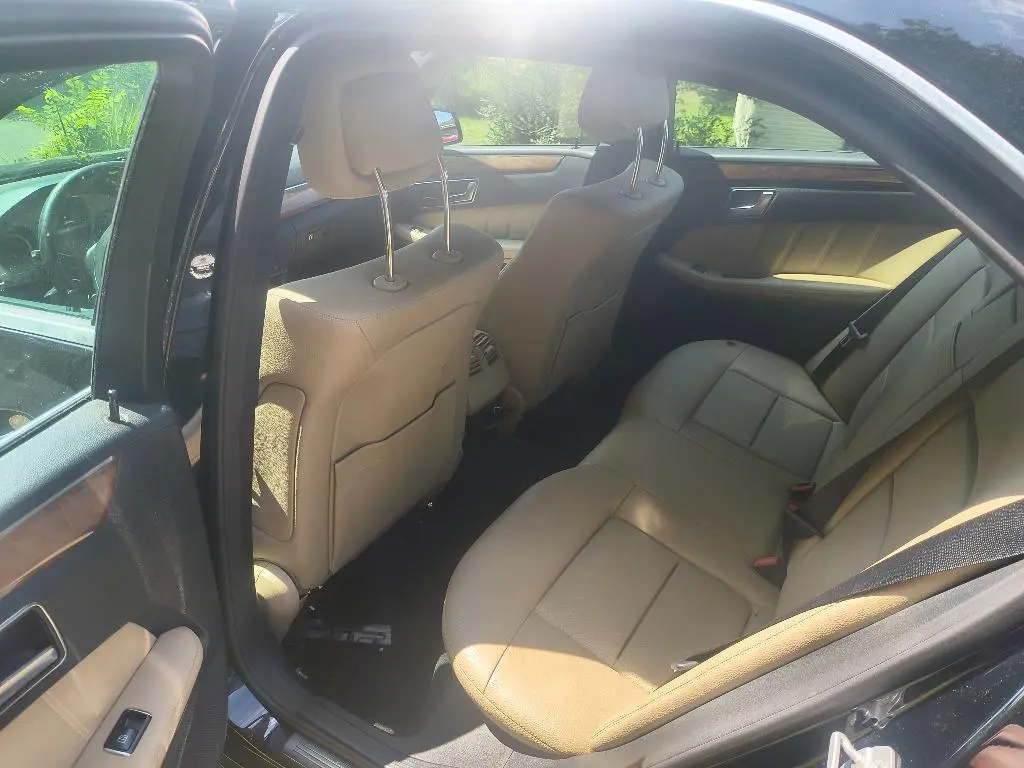 2012 Mercedes-Benz E-Class E350 BlueTEC Luxury photo 5
