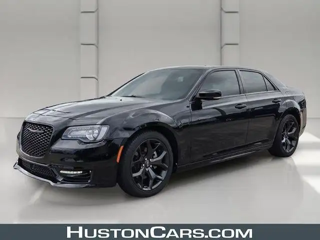 2023 Chrysler 300 S's photo