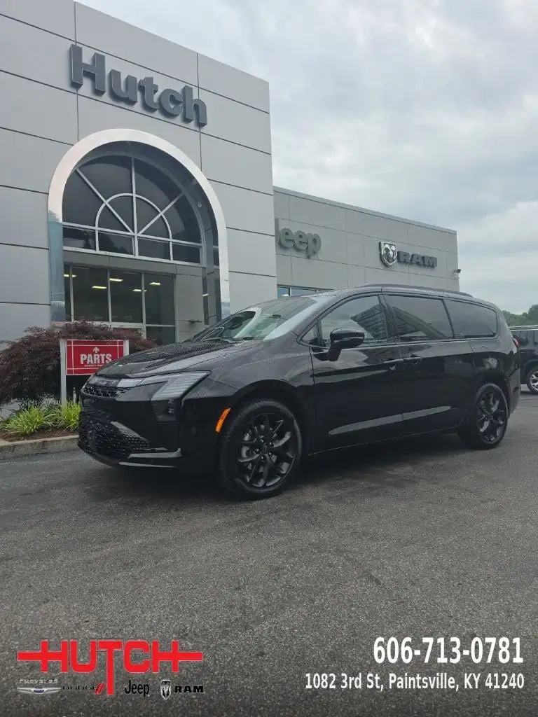 2027 Chrysler Pacifica Limited AWD's photo