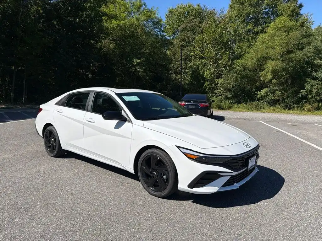 2026 Hyundai Elantra 2.0 SEL Plus IVT Sport's photo