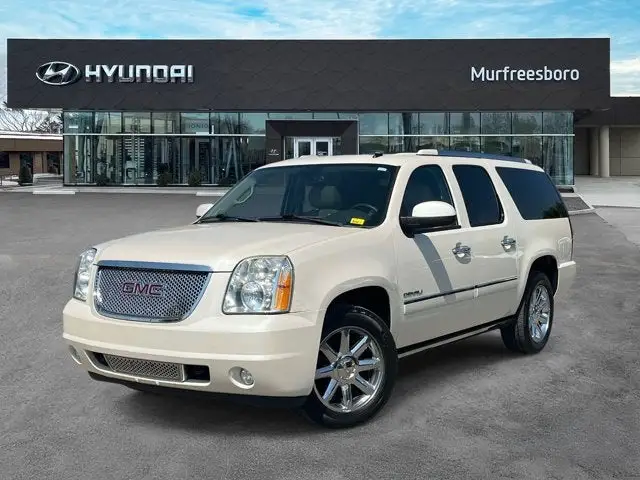 2013 GMC Yukon Denali AWD photo 1