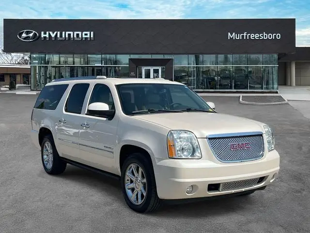 2013 GMC Yukon Denali AWD photo 3