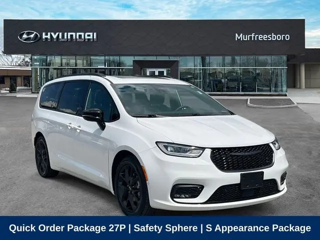2024 Chrysler Pacifica Limited photo 3