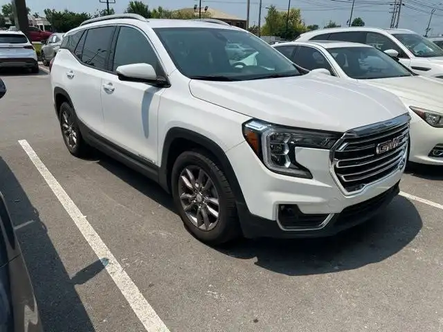 2023 GMC Terrain SLT FWD's photo