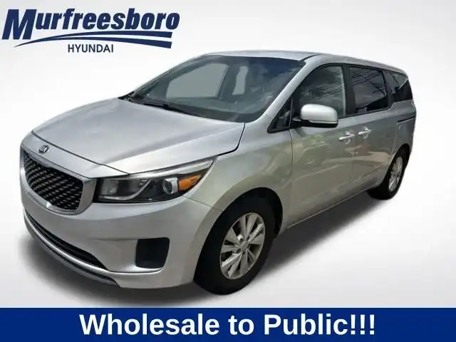 2017 Kia Sedona LX's photo