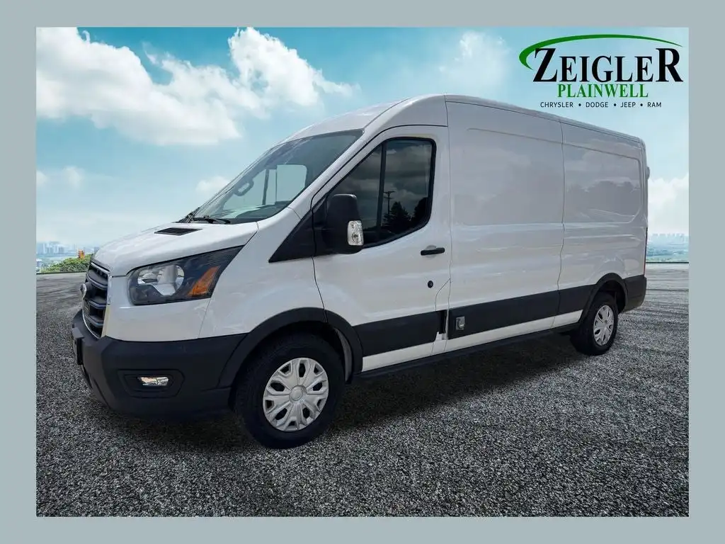 2023 Ford E-Transit BEV 350 Med Roof 130 WB's photo