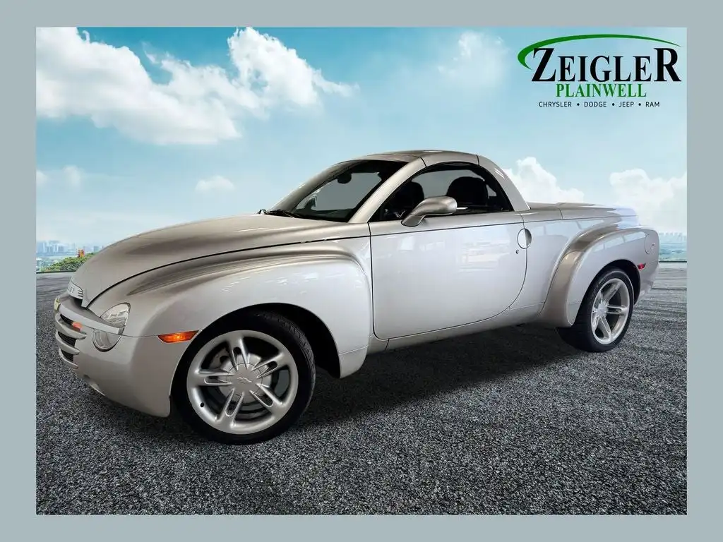 2004 Chevrolet SSR LS's photo
