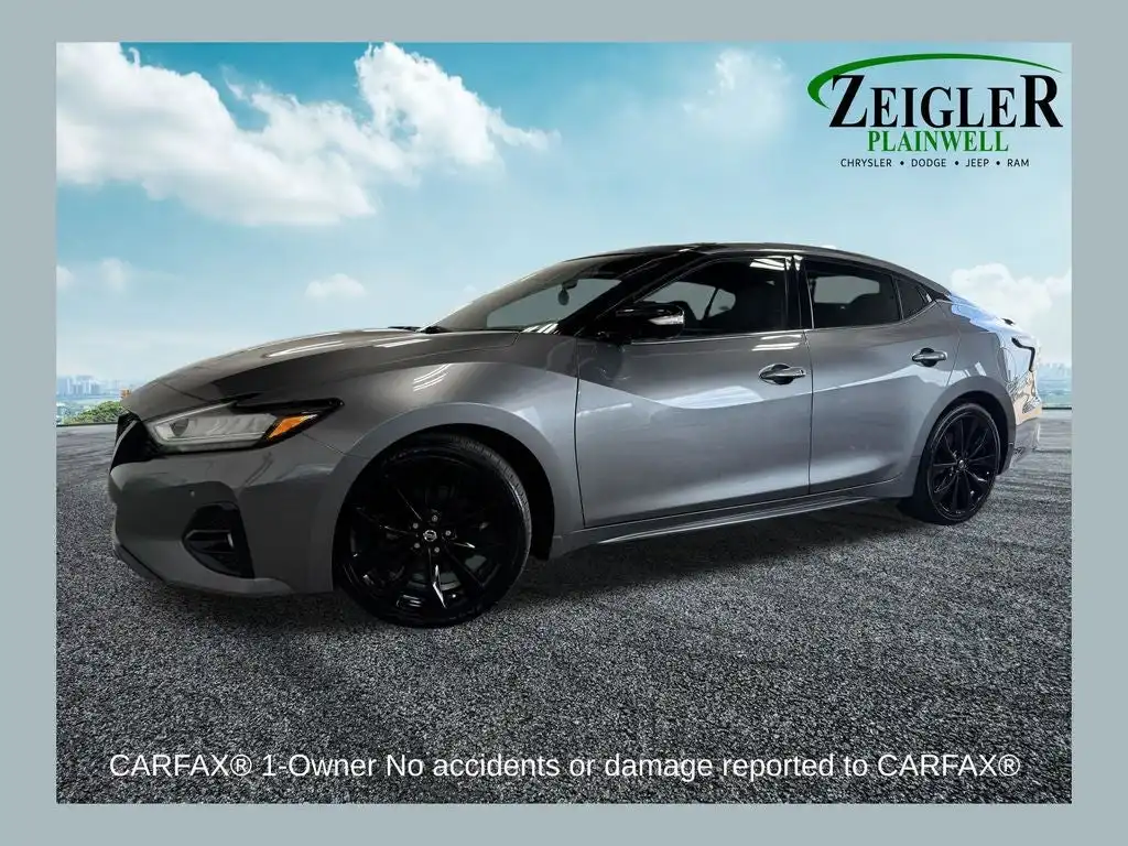 2021 Nissan Maxima SR's photo
