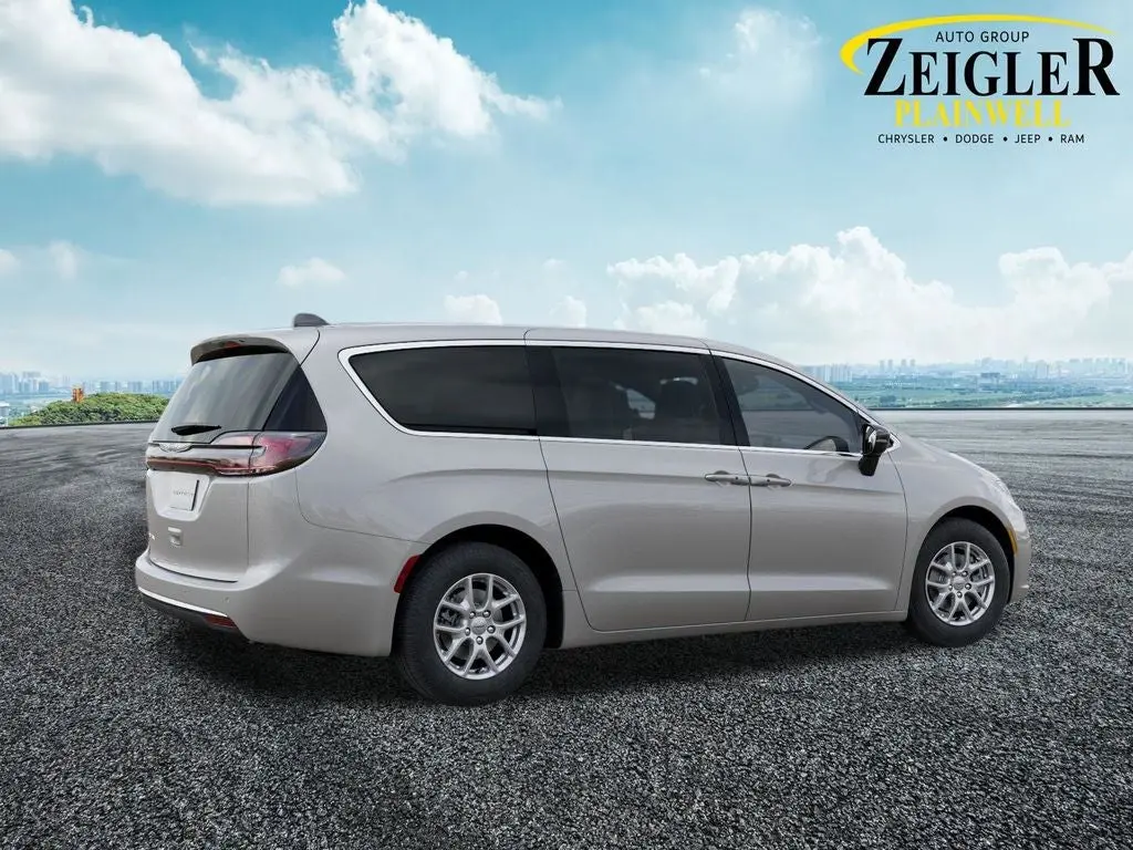 2026 Chrysler Pacifica Select photo 4