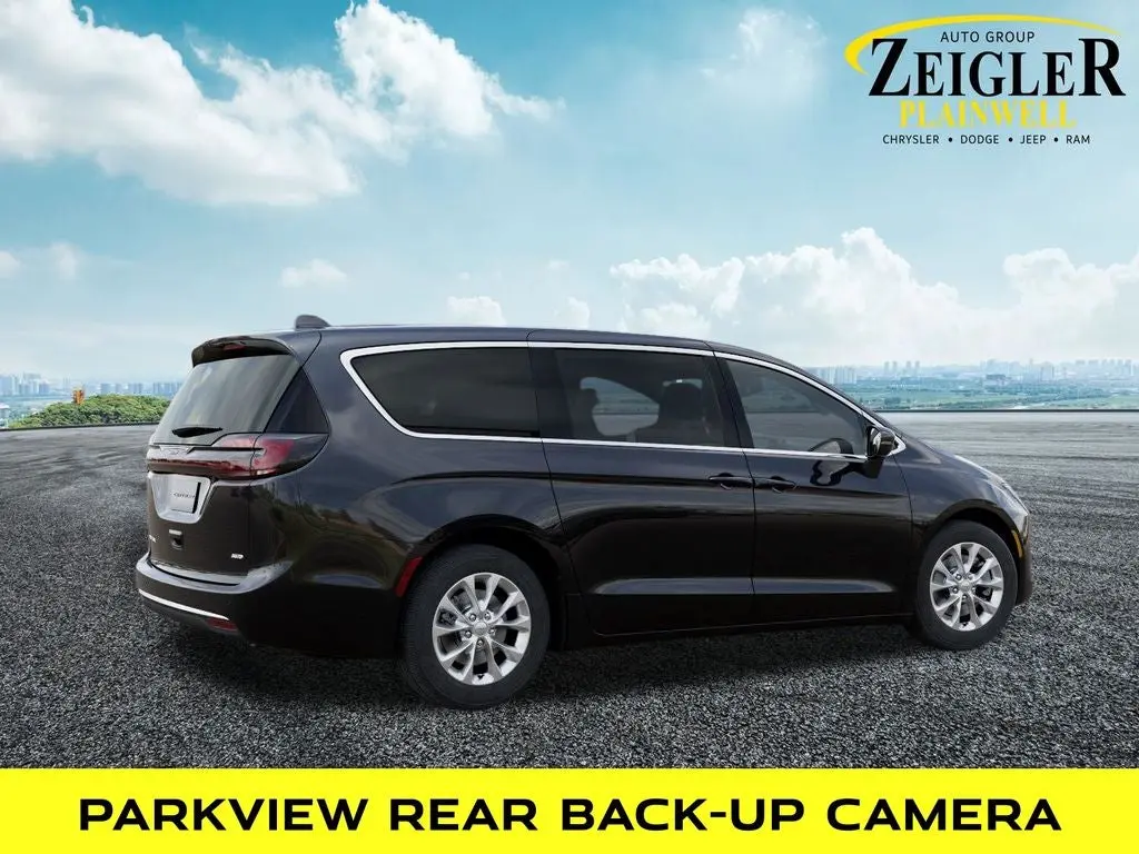 2027 Chrysler Pacifica Select AWD photo 4