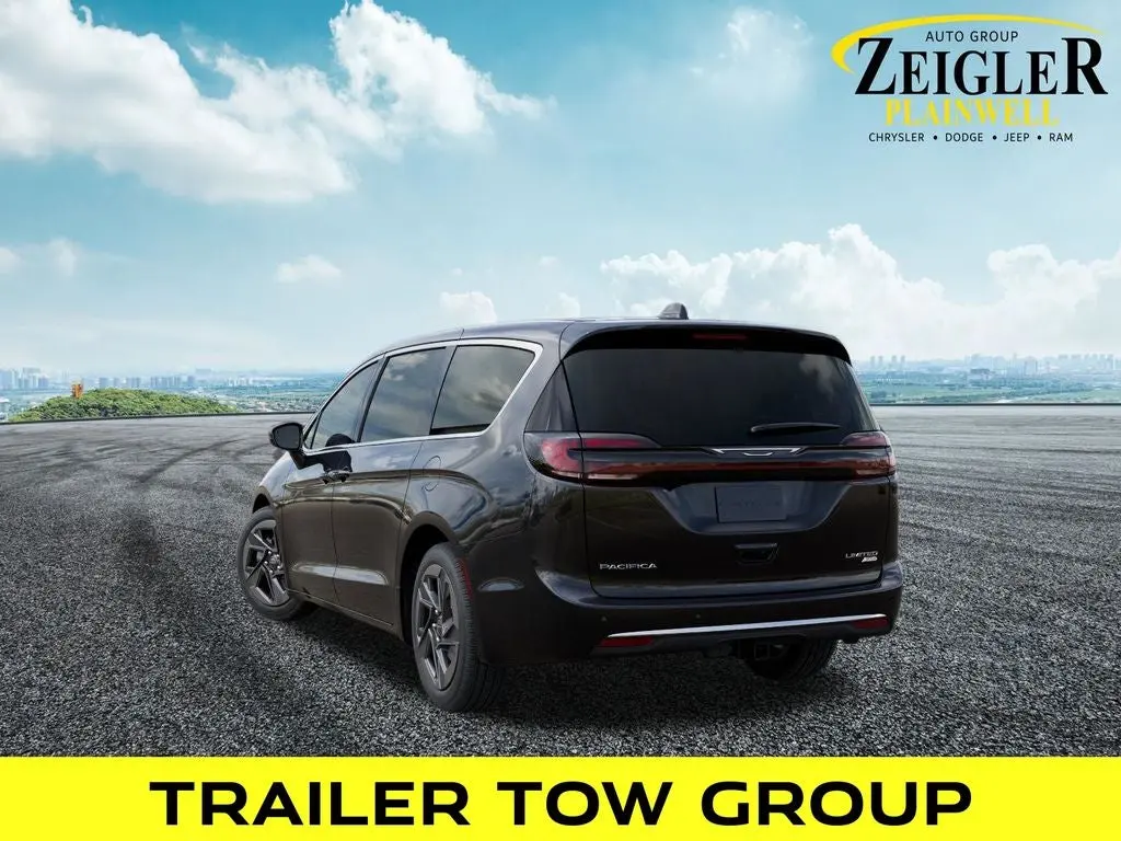 2027 Chrysler Pacifica Limited AWD photo 3