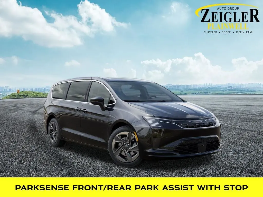 2027 Chrysler Pacifica Limited AWD photo 5