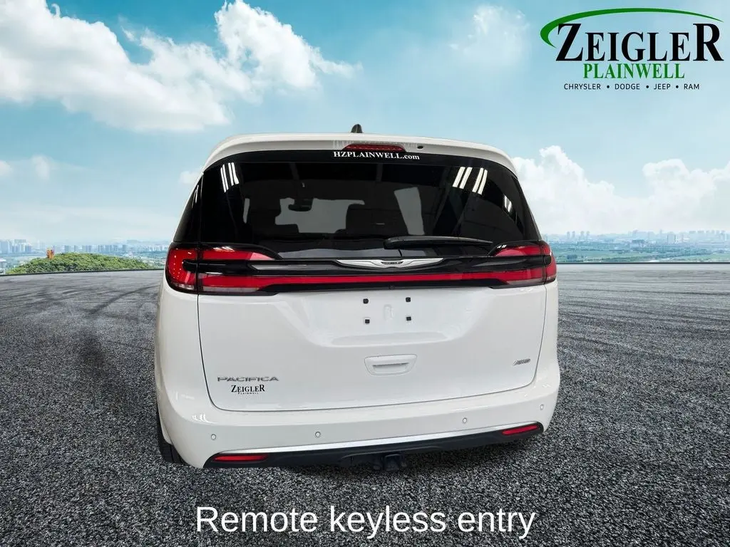 2025 Chrysler Pacifica Pinnacle AWD photo 4