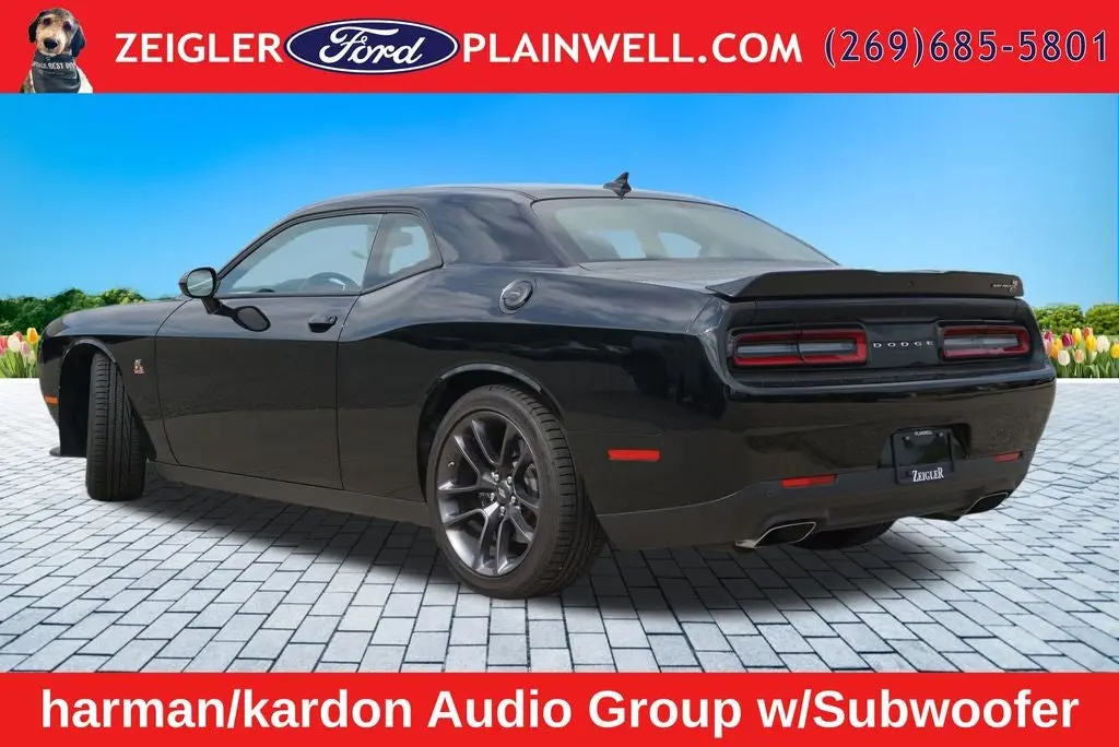 2023 Dodge Challenger R/T Scat Pack photo 3