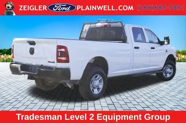2024 RAM 3500 Tradesman 4X4 Crew Cab LWB photo 3