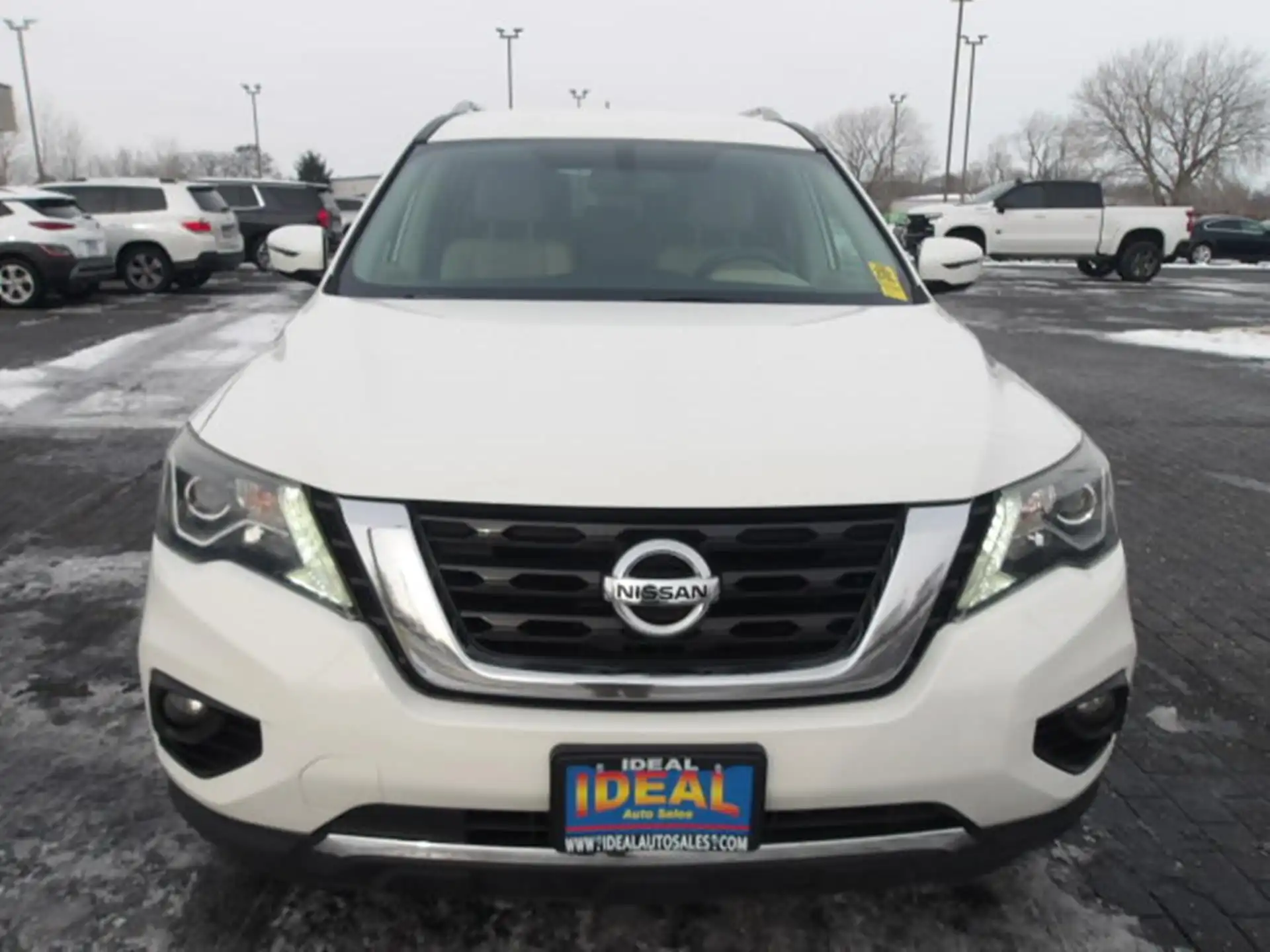 2017 Nissan Pathfinder SV 4WD's photo