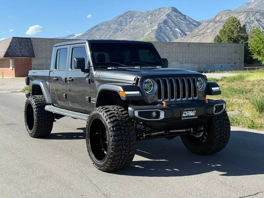 2020 Jeep Gladiator Overland's photo