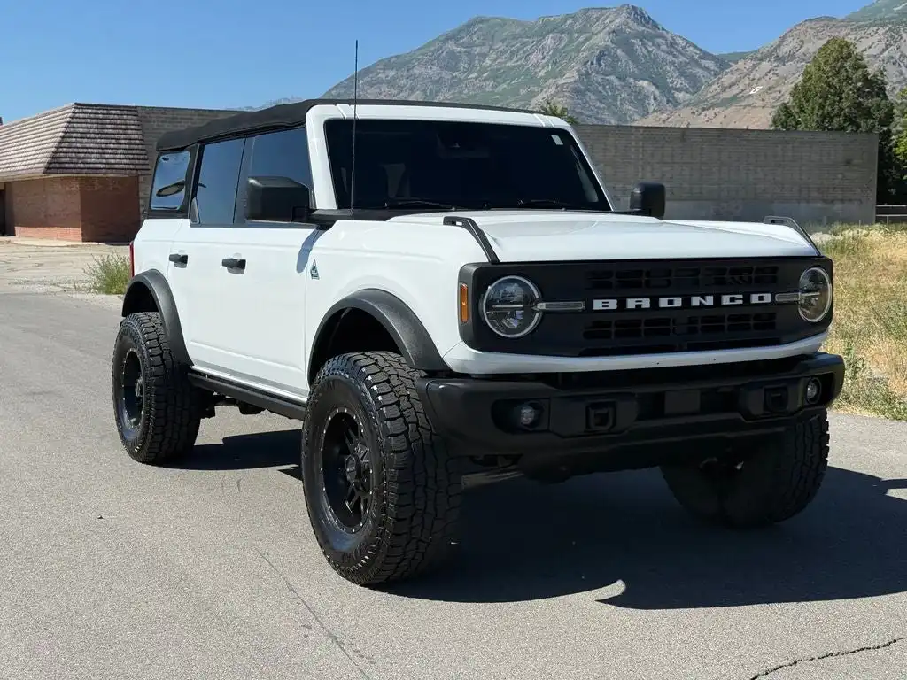 2022 Ford Bronco Black Diamond 4x4's photo