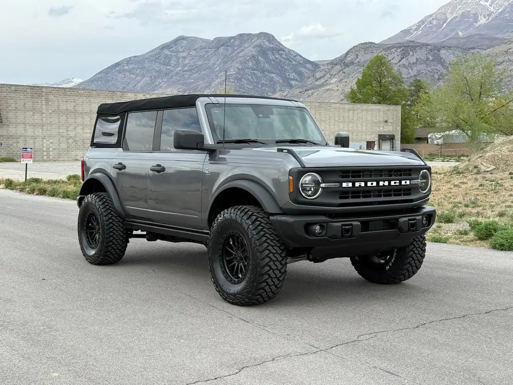 2023 Ford Bronco Black Diamond Advanced (322A) 4x4 photo 1