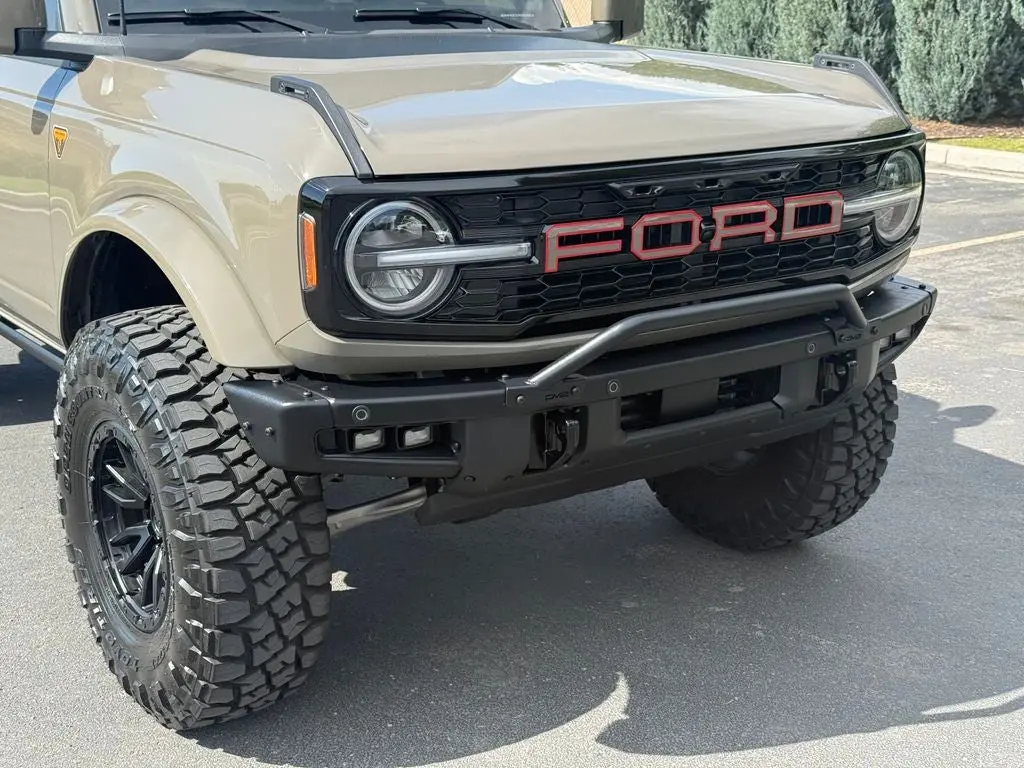 2025 Ford Bronco Badlands 4x4 photo 3