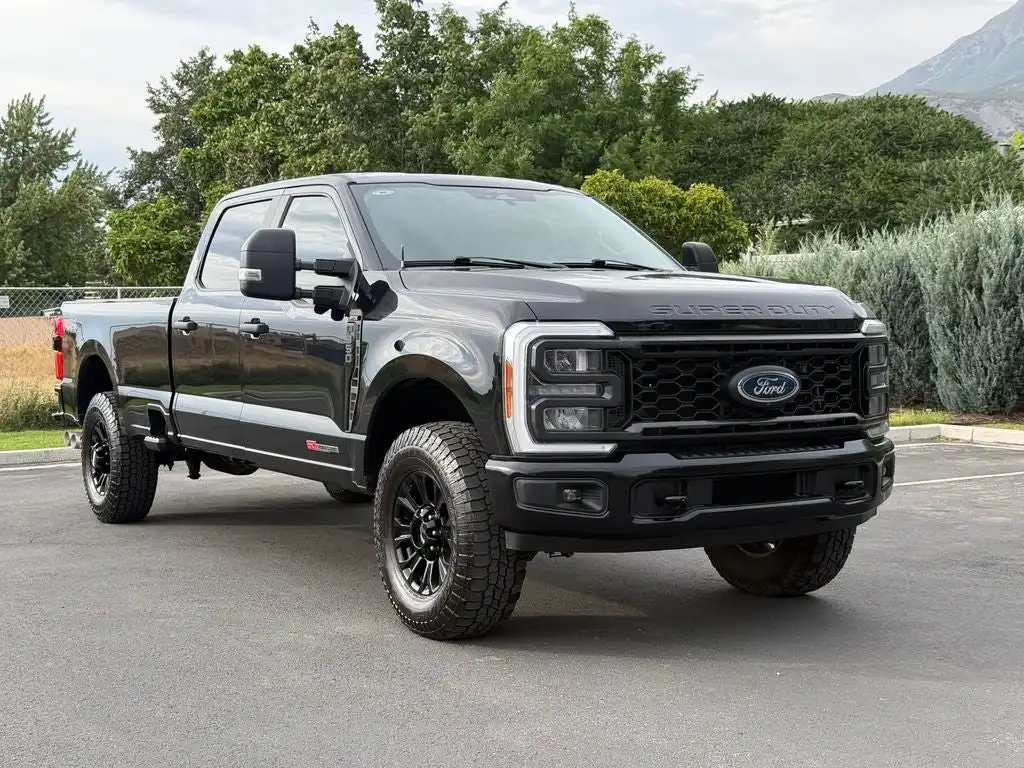 2023 Ford F-350 XL 4x4 Crew Cab 8' Box SRW's photo