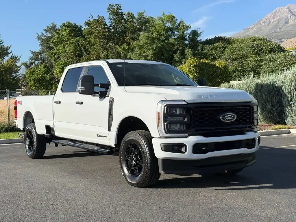 2026 Ford F-350 XL 4WD Crew Cab SRW 176 in's photo