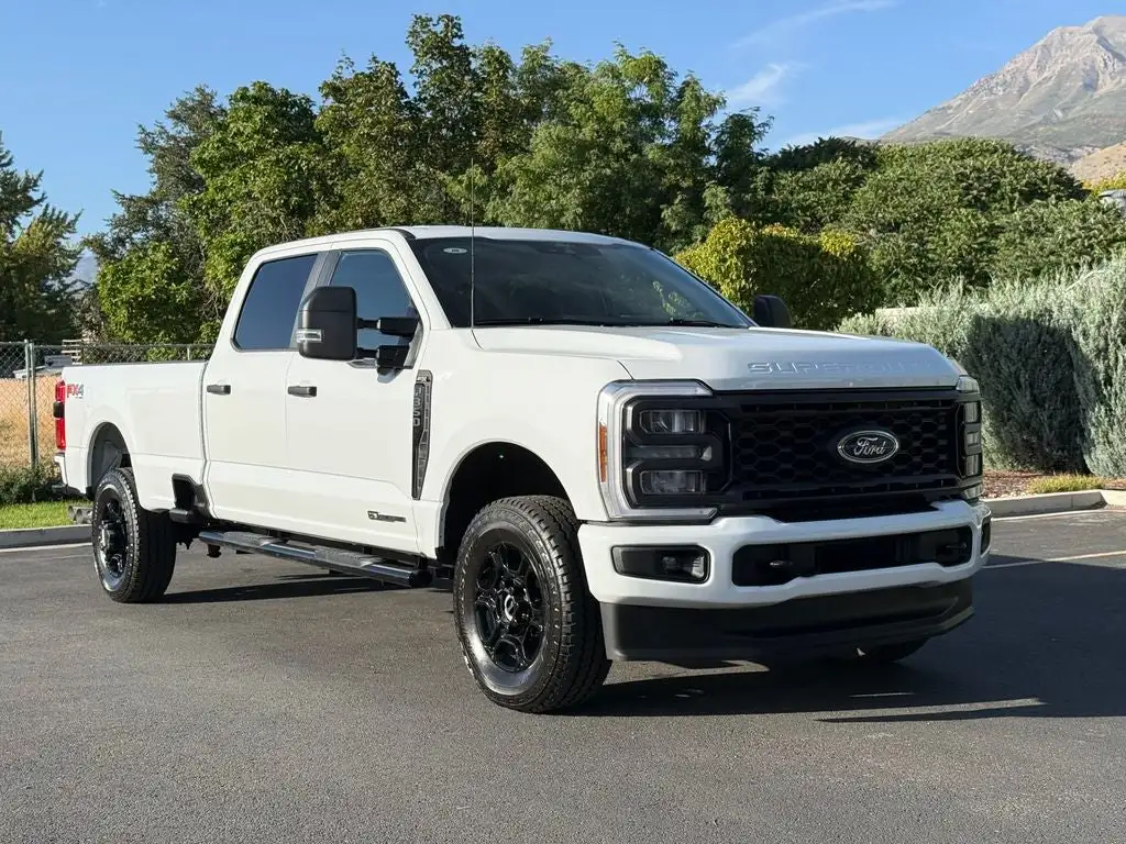 2026 Ford F-350 XL 4WD Crew Cab SRW 176 in's photo
