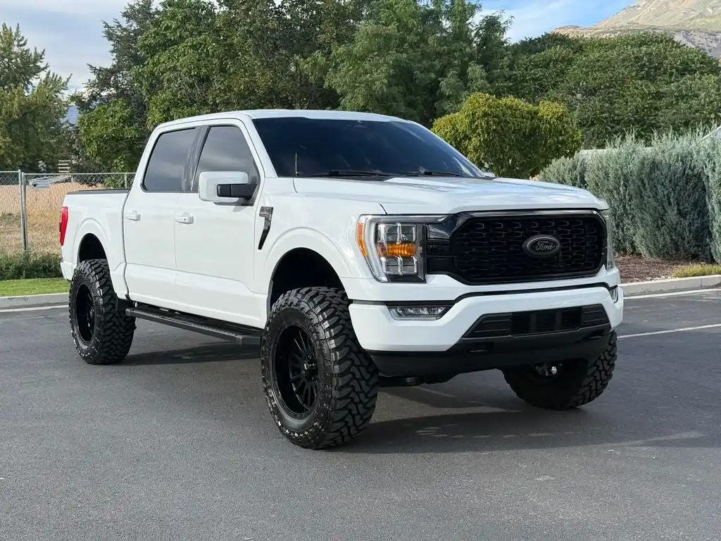 2023 Ford F-150 Lariat 4WD SuperCrew 145 in's photo