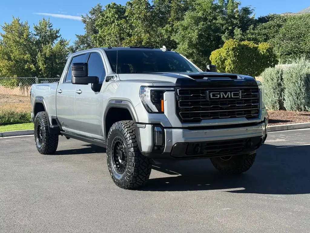 2024 GMC Sierra AT4 4WD Crew Cab Standard Box's photo
