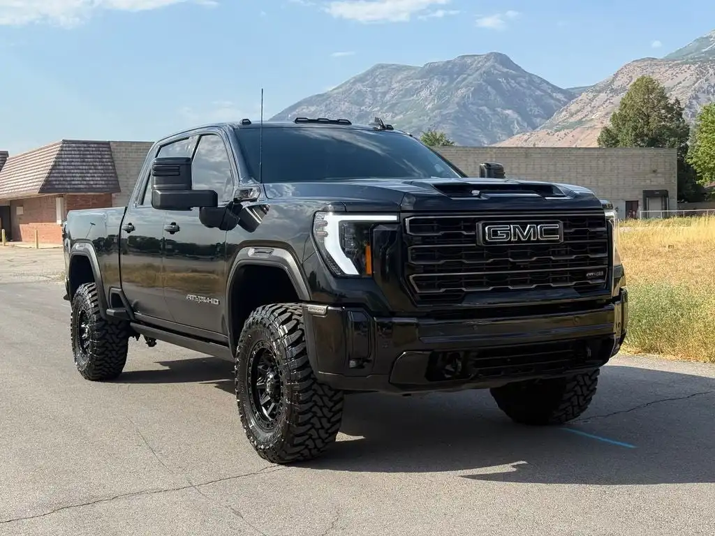 2025 GMC Sierra 4WD Crew Cab Standard Box AT4X's photo