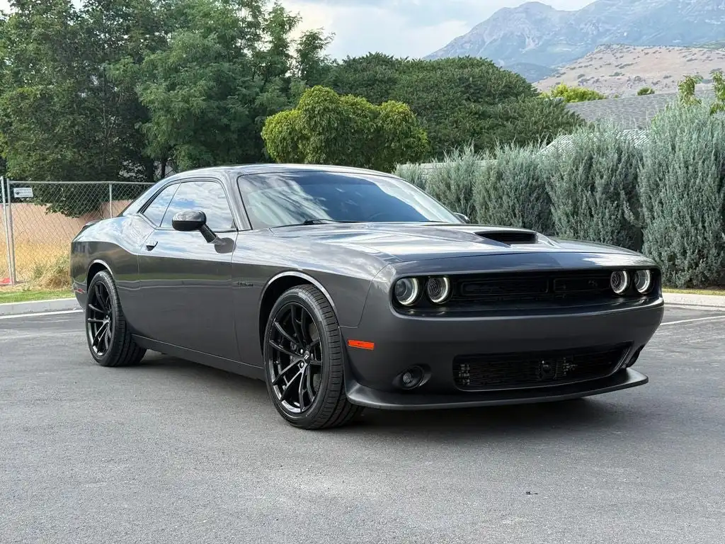 2021 Dodge Challenger R/T's photo