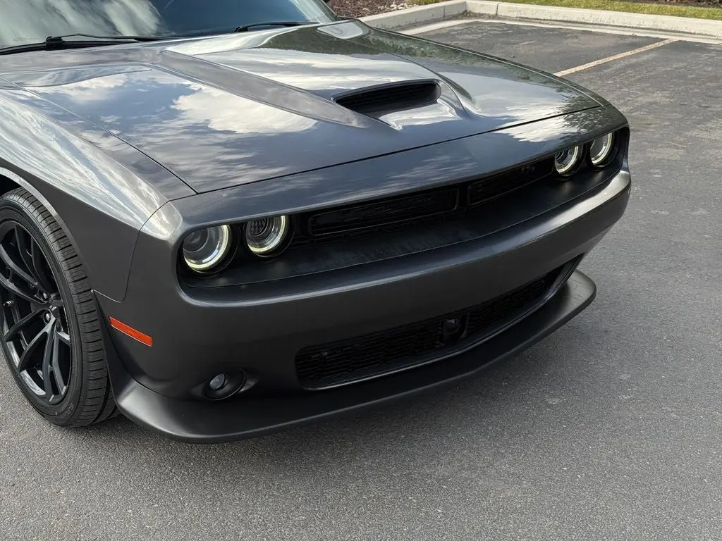 2021 Dodge Challenger R/T photo 3