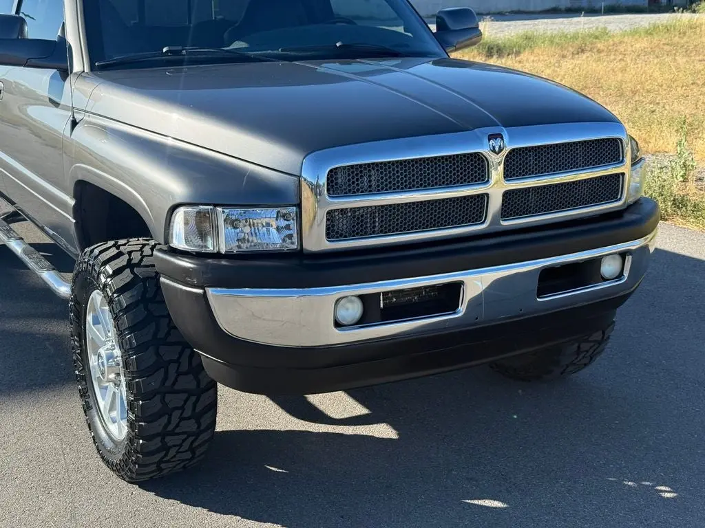 2002 Dodge Ram 2500 SLT 4X4 QUAD CAB SWB photo 3
