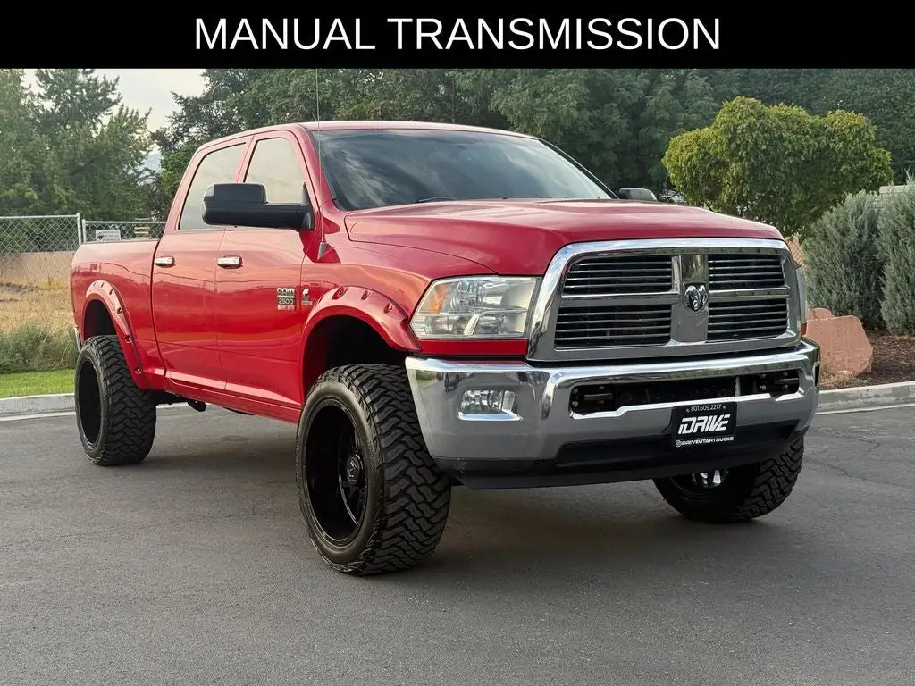 2010 RAM 2500 SLT 4X4 Crew Cab SWB photo 1