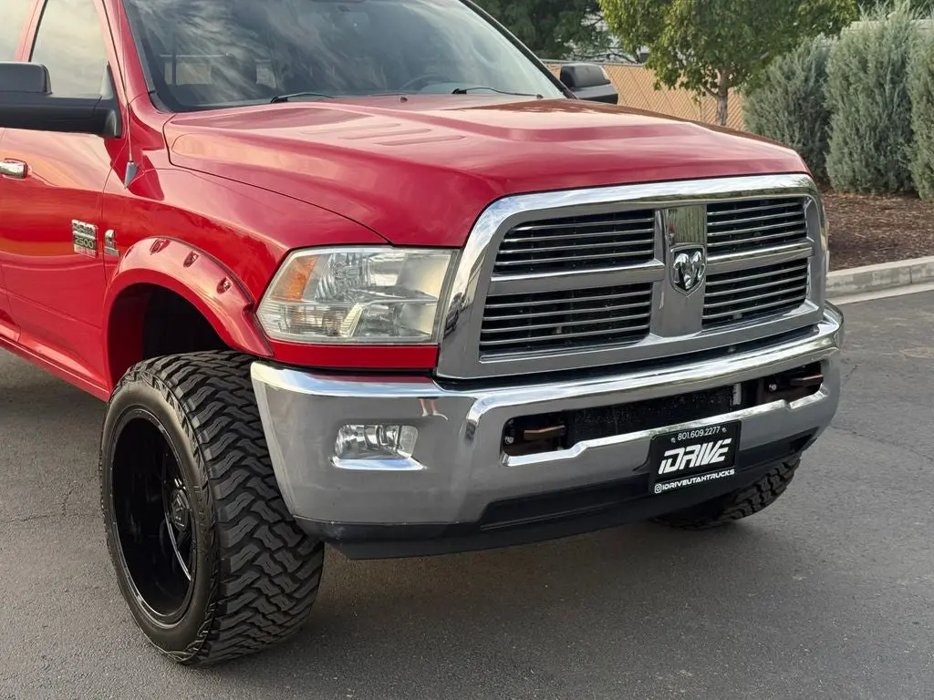 2010 RAM 2500 SLT 4X4 Crew Cab SWB photo 3