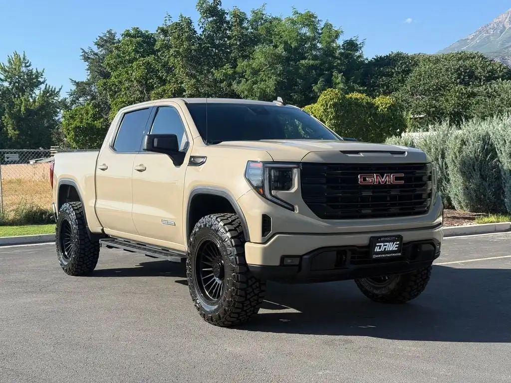 2023 GMC Sierra 4WD Crew Cab Standard Box Elevation's photo