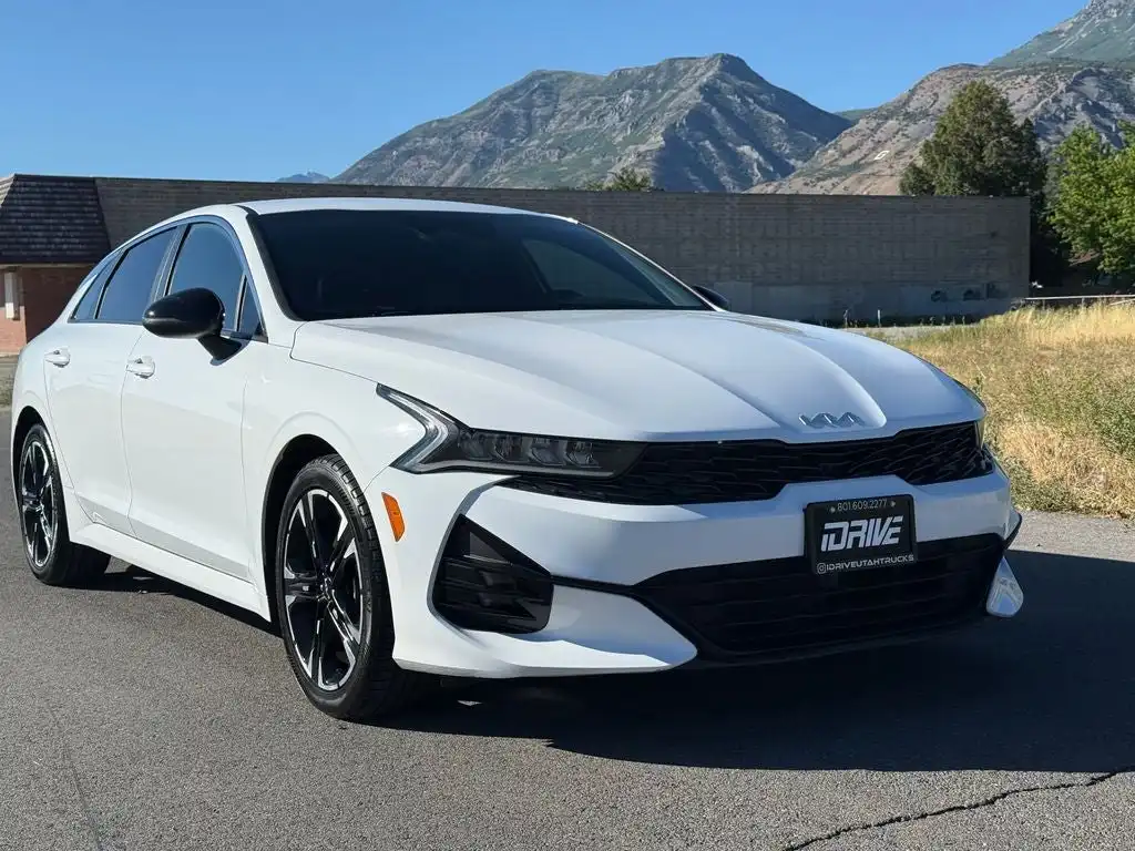 2023 Kia Optima GT-Line FWD's photo