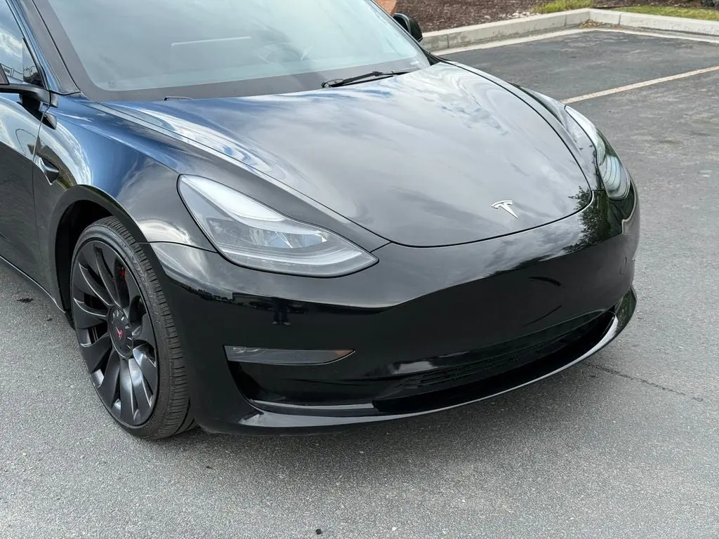 2023 Tesla Model 3 Performance photo 3