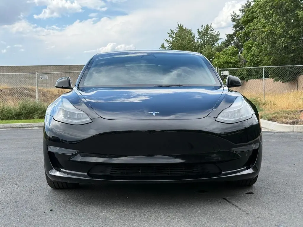 2023 Tesla Model 3 Performance photo 5