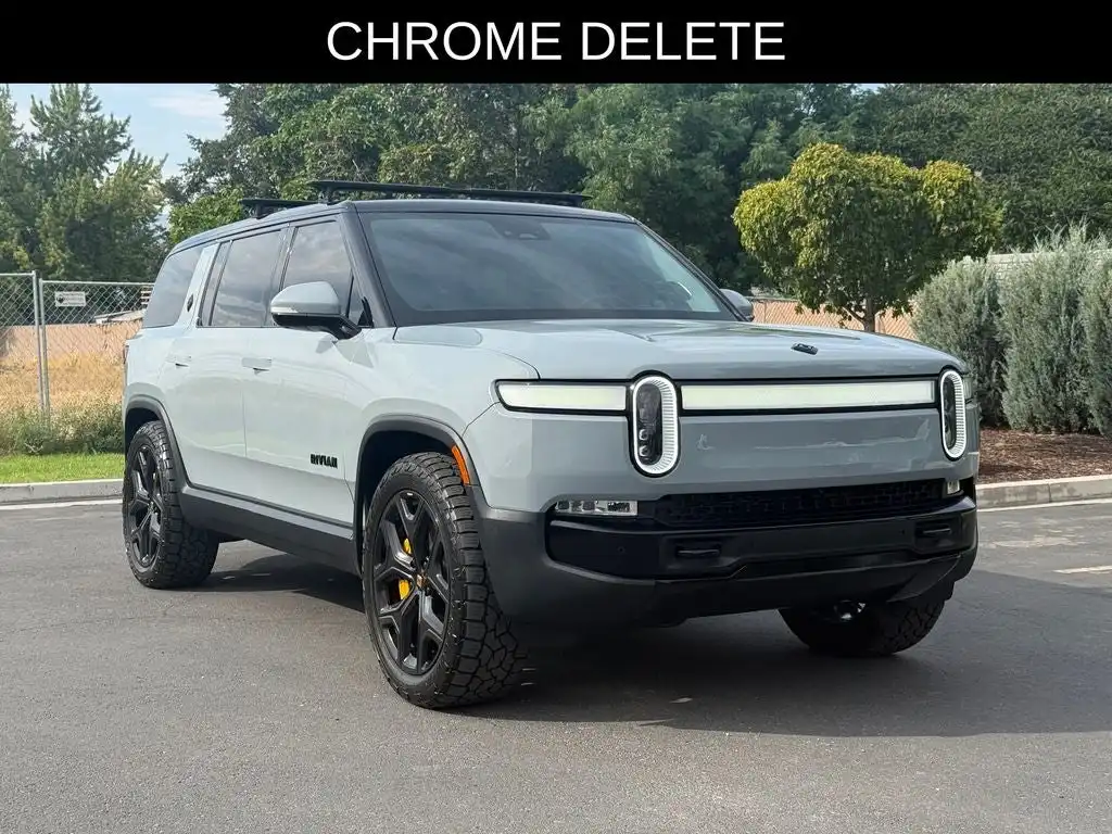 2023 Rivian R1S Adventure Quad-Motor Large Pack's photo