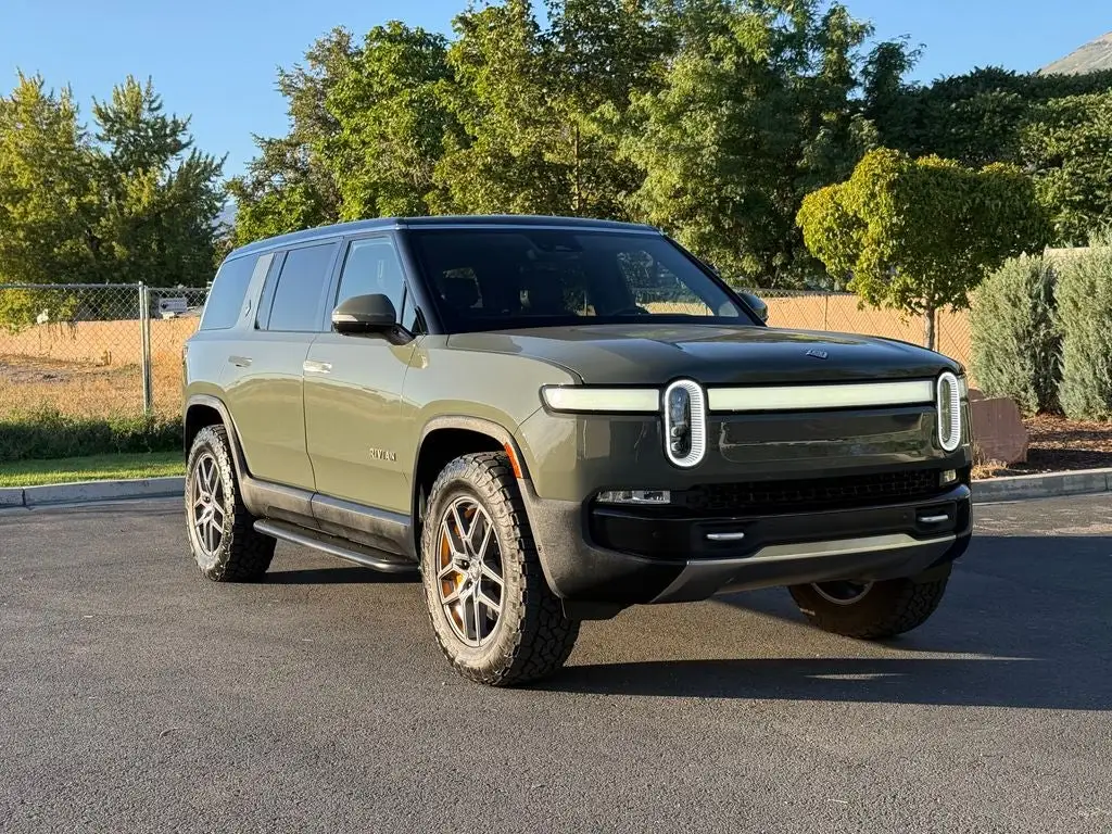 2022 Rivian R1S Launch Edition photo 1