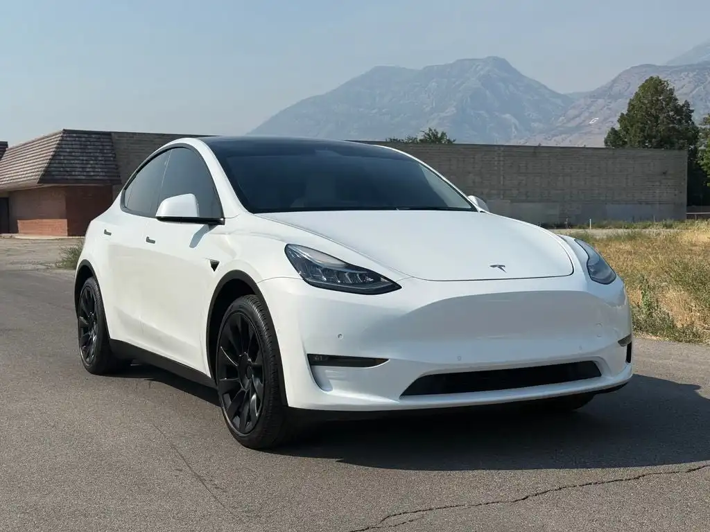 2022 Tesla Model Y Long Range Dual Motor All-Wheel Drive's photo