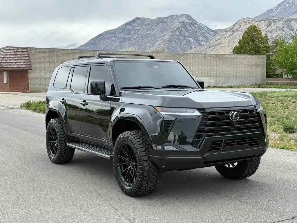 2026 Lexus GX 460 550 Premium+'s photo